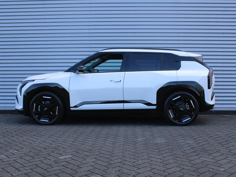 Kia EV3 GT-Line 81.4 kWh | Stuur-/stoelverwarming | Schuifdak | Camera | Dodehoek detectie | Elek. stoelverstelling | 19' LM | LED | Telefoonlader |