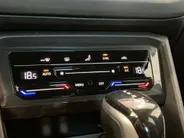 Volkswagen Tiguan 1.4TSI eHybrid 245pk R-Line Business+ · Trekhaak · Navigatie · Apple/Android · Camera + Parkeersensoren · Garantie t/m 07-10-2026 of 100000km.