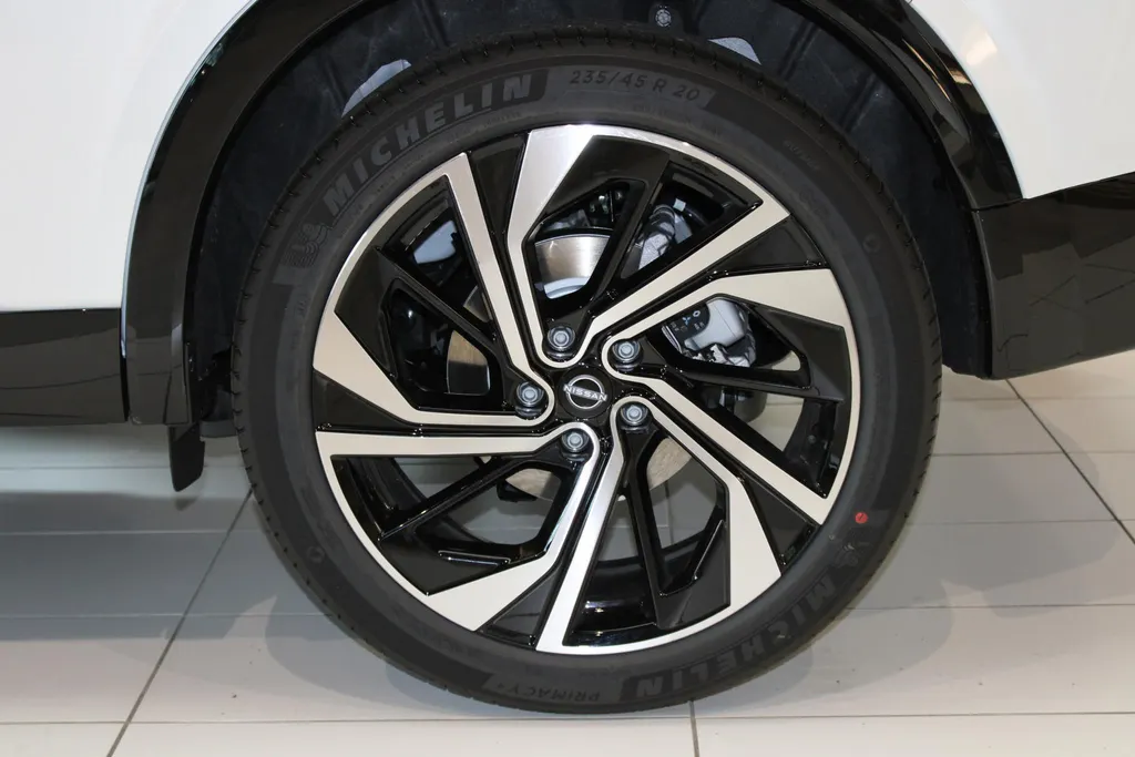 Nissan QASHQAI 1.3 MHEV Xtronic Tekna Plus | 1800KG TREKGEWICHT | €5.000,- VOORRAAD KORTING! | FULL OPTION |