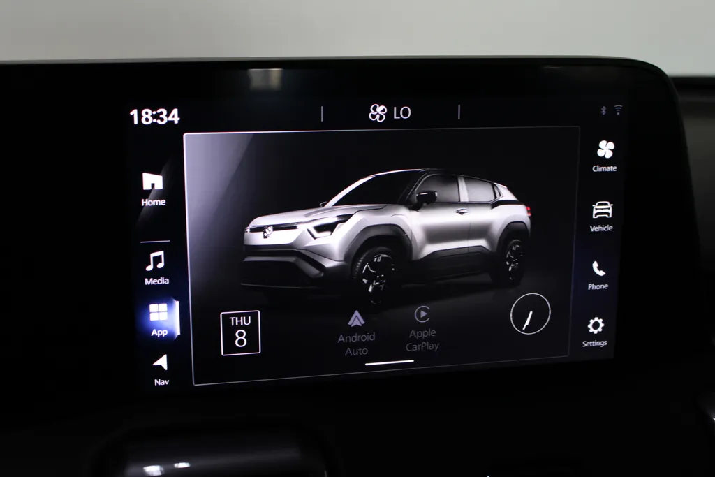 Suzuki e Vitara Style 61 kWh / Stoel + Stuurverwarming / 360° Camera / Navigatie /