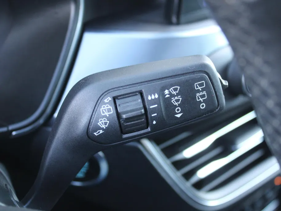 Ford Focus 1.0 EcoBoost Active Business | Trekhaak | Panoramadak | Stuur-/stoel-/voorruitverwarming | Camera | Navi | 18' LM | LED | Cruise adapt. | B&O audio | Zeer nette auto!! |