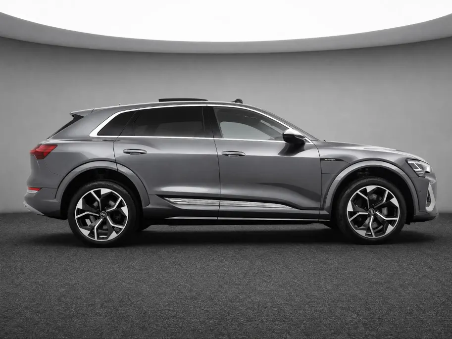 Audi e-tron S 503pk Quattro 95 kWh · SOH 95,3% · Panoramadak · Stoelventilatie · Luchtvering · 360gr. Camera · Elek. Voorstoelen · B&O Audio · 21'' Inch · Leder · EXTRA INRUILKORTING ·