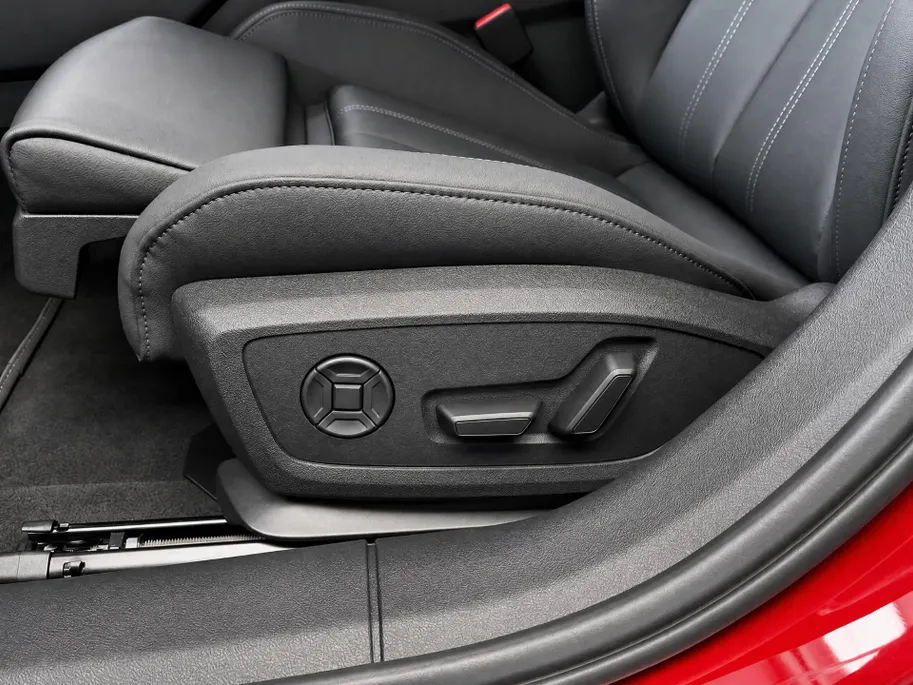 Audi A6 Avant e-hybrid quattro S edition 299 PK · Premium pakket · Tech plus · 20' LM Velgen