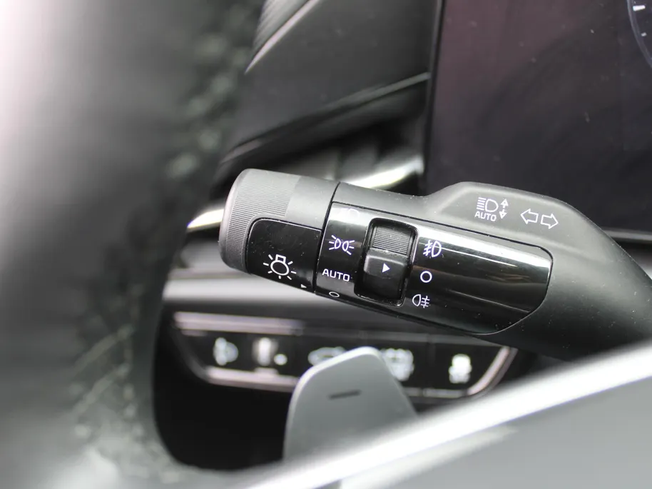 Kia Niro 1.6 GDi Hybrid DynamicPlusLine | Trekhaak | BTW Auto | Schuifdak | Stuur-/stoelverwarming | Cruise adapt. | Camera | Clima | Leer | HUD | LED | 16' LM |