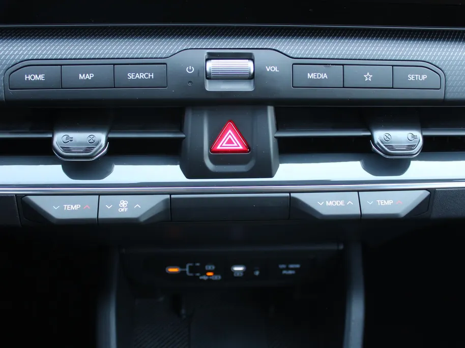 Kia K4 1.0 T-GDi MHEV GT-Line Launch Edition (pano) | Stuur-/stoelverwarming | Camera | LED | 17' LM | Elek. stoel | Draadloze telefoonlader |