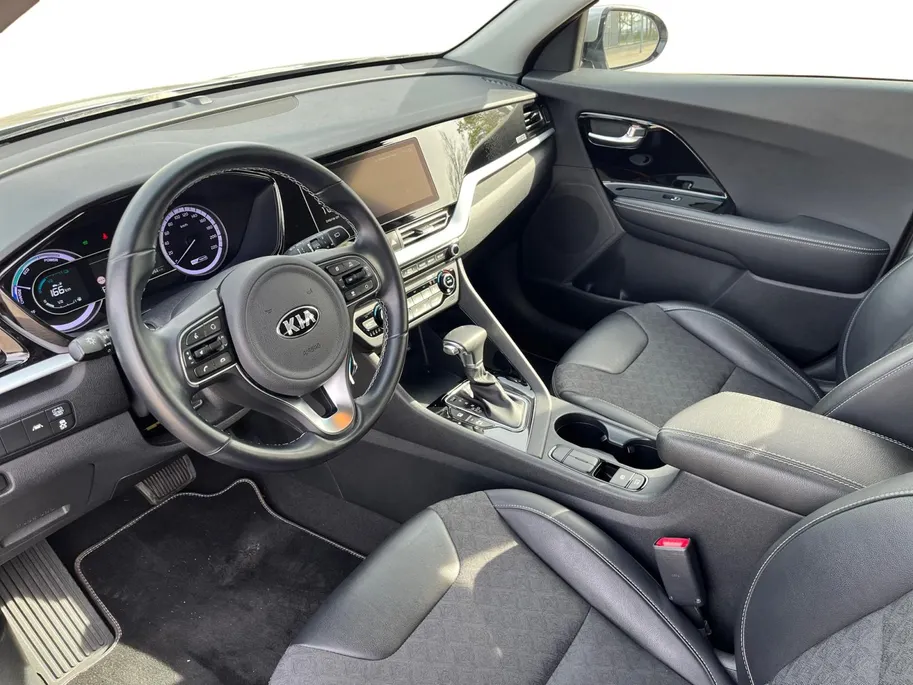 Kia Niro 1.6 GDi Hybrid DynamicLine | Lage kilometerstand | Dealeronderhouden | Climate Control | Parkeercamera | Parkeersensoren