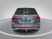 Volkswagen Tiguan 1.4 TSI 245pk DSG eHybrid Life Business · Panoramadak · 360 Camera · Inklap. Trekhaak · Head-Up Display · Dodehoeksensor · Parkeer Assistent ·