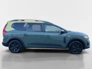 Dacia Jogger 140PK Hybrid Extreme 7p. Automaat | 7 Zitplaatsen | Camera | Parkeersensoren | Apple CarPlay/Android Auto | Digital Cockpit | Cruise Control | Lichtmetalen Velgen | Licht & Regen Sensor | Full LED |