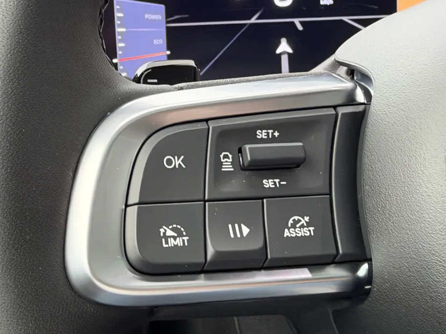 Jeep Avenger Jeep Avenger 1.2 e-Hybrid Summit | Facelift | Pano | Winter