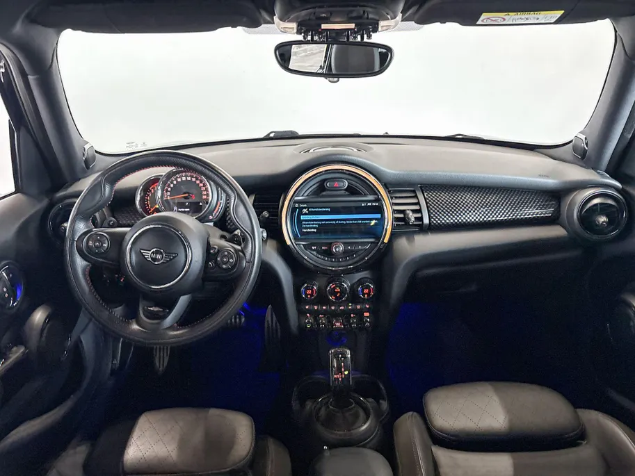 MINI Cooper 5-deurs Cooper S Chili Red John Cooper Works Uitvoering