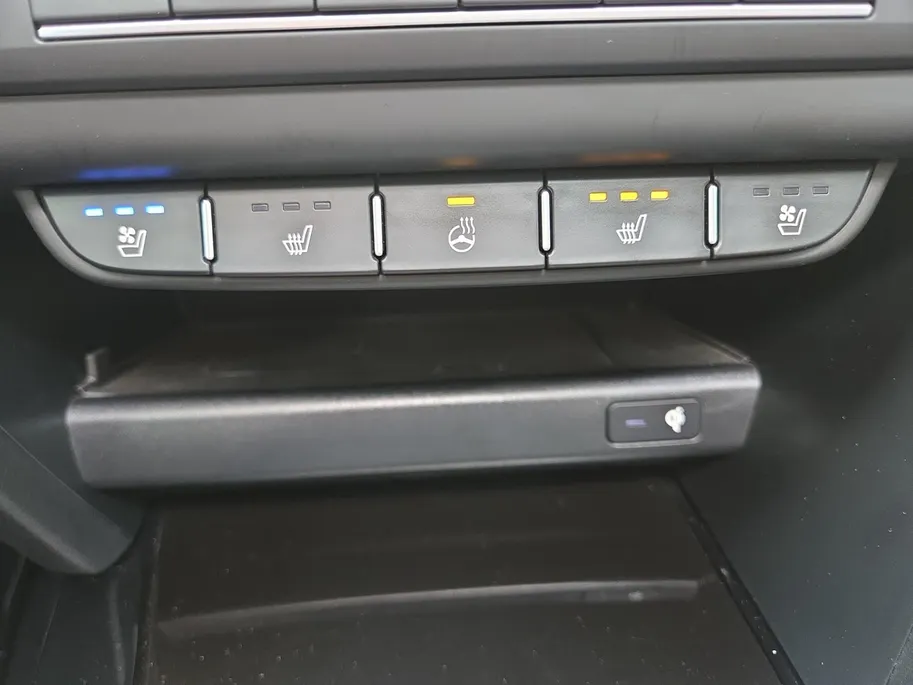 Kia Ceed Sportswagon 1.6I PHEV ExecutiveLine | Automaat | Dealer onderhouden | Panorama dak | Stoelverwarming en Ventilatie | Dodehoek Detectie | Leder | Carplay | Camera | Cruise Control Adaptief |