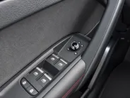 Audi Q5 55 TFSIe 367pk S edition Competition · Panoramadak · Camera · Luchtvering · Trekhaak · Leder/Alcantara · 22'LM