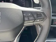 SEAT Leon Sportstourer 1.0 eTSI Style Business Intense | Metallic lak| Navigatie| Digitale cockpit| Parkeer sensoren V/A| Camera| Stuur verwarming| Keyless start| Zeer nette auto
