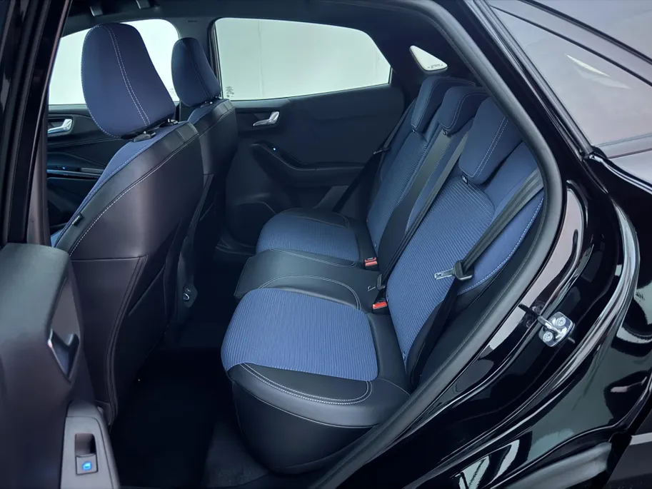 Ford Puma 1.0 EcoBoost Hybrid BlueCruise Edition | DIT IS EEN VOORRAADAUTO! | Winterpack | Trekhaak | Matrix LED | Sportonderstel | Premium Connectivity |