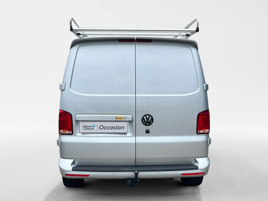 Volkswagen Transporter 2.0 TDI L2H1 28 Bulli | Trekhaak | navigatie | Lederen Bekleding | Imperiaal | Parkeer Camera | Stoelverwarming | Lichtmetalen Velgen |