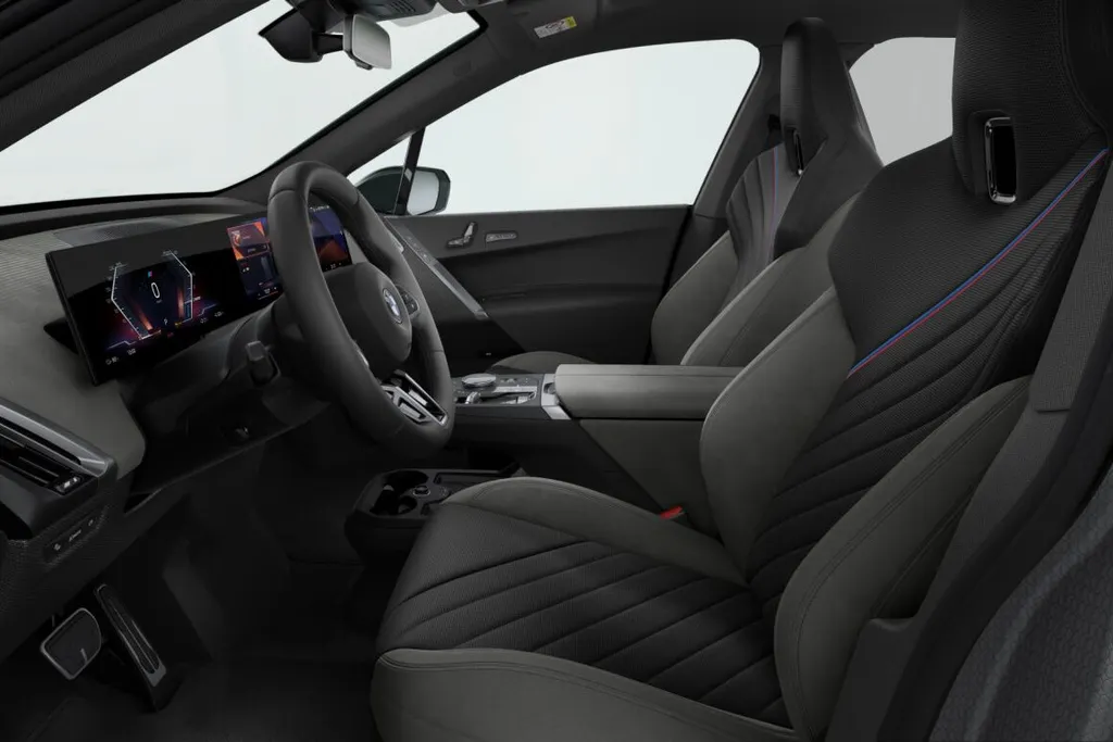 BMW iX xDrive45 101 kWh