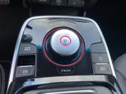 Kia e-Niro DynamicLine 64 kWh | Climate control | Navigatie | 17 inch LM-velgen | Keyless | AppleCarPlay-Android Auto | Parkeercamera | SOH 99.3% |