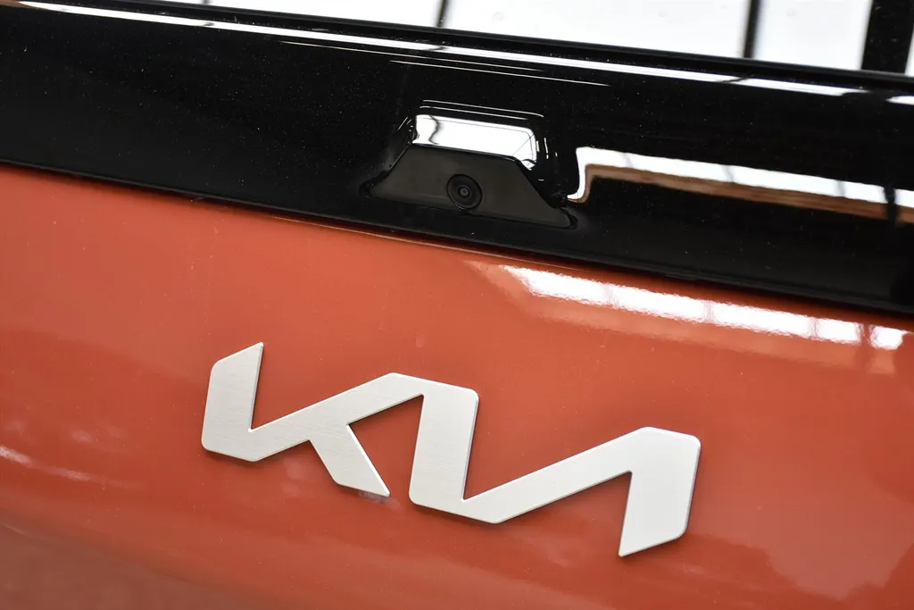 Kia EV3 81,4 kWh 204pk Plus Advanced TREKHAAK