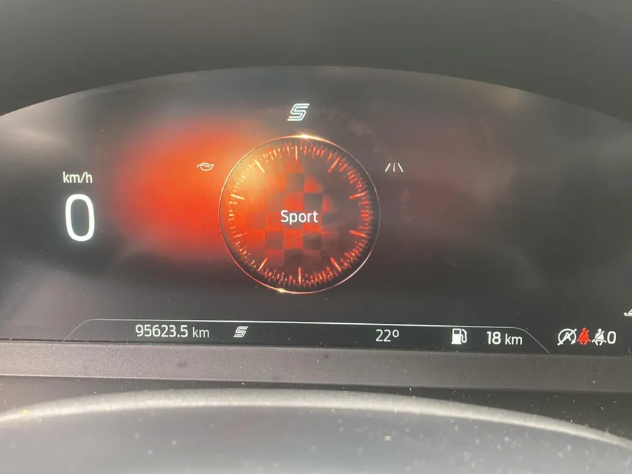 Ford Focus 1.0 EcoBoost Hybrid 125 pk Titanium X Wagon Navigatie - Apple Carplay/ Android Auto - Camera - Draadloos opladen telefoon - Elektrische achterklep