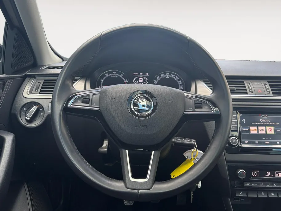 Škoda Rapid Spaceback 1.0 TSI Greentech Clever | Panoramadak | Climate Control | Cruise Control | Stoelverwarming | Parkeersensoren achter | DAB |