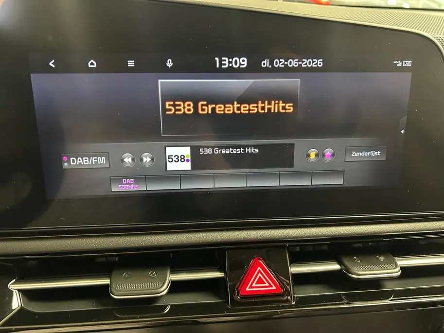 Kia Niro 1.6 GDi PHEV DynamicPlusLine Edition | Orginele Kilometerstand! | Apple Carplay / Android Auto | Navigatiesysteem | Elektrisch Verstelbare Bestuurdersstoel | Stoel + Stuurverwarming | Licht + Regensensor | Parkeersensoren Voor + Achter | Camera Achter | 1