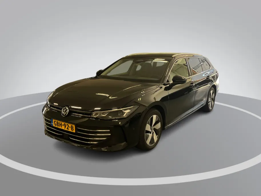 Volkswagen Passat Variant 1.5 eTSI 150pk DSG Business · Camera · Stuur- & Stoelverwarming · Apple/Android Car Play · Massagefunctie Voorstoelen · Garantie t/m 11-06-2028 of 100.000km