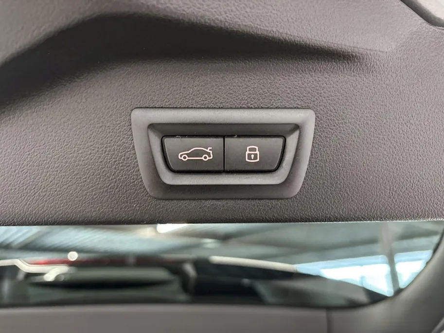 BMW X5 xDrive50e Launch Edition Innovation Pack