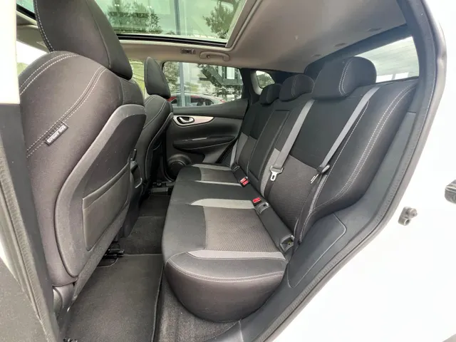 Nissan QASHQAI 1.2 N-Connecta | NAVIGATIE | PANORAMA DAK | 360 CAMERA | 18 INCH | CRUISE CONTROL | CLIMATE CONTROL |