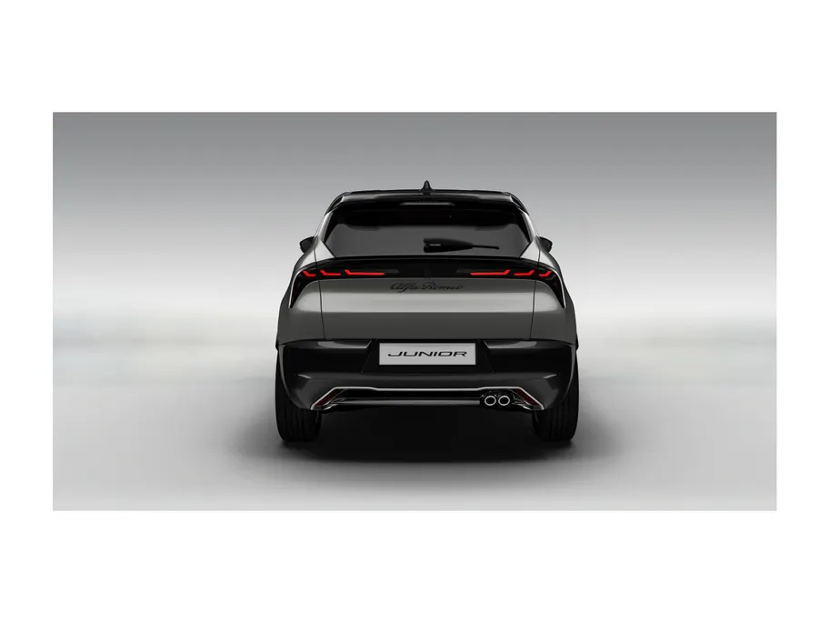 Alfa Romeo Junior Ibrida Sport Speciale Automaat