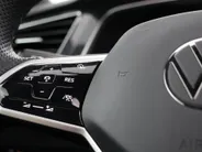 Volkswagen Tiguan 1.4 TSI 245pk DSG eHybrid R-Line Business · Panoramadak · 360 Camera · Wegklapbare Trekhaak · Stoelverwarming · Matrix LED · Head-Up · 19'' Inch ·