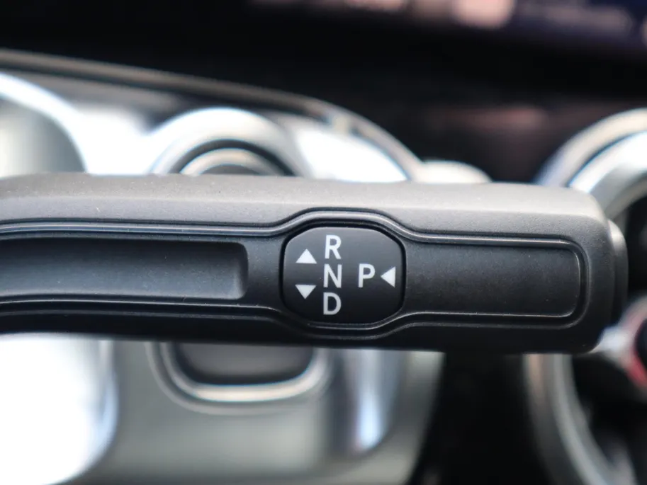 Mercedes-Benz EQB 250+ Business Solution 71 kWh Voorraadactie Voordeel € 6.000,- !!