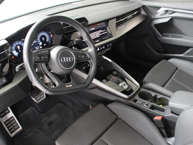 Audi A3 Sportback 30 TFSI S-Line S-Tronic Navigatie | Panoramadak | Sportstuur | Led
