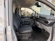 Ford Transit Custom 320 2.5 PHEV L2H1 Sport SHOWROOM VOORDEEL € 2000 I DRIVER ASSIST PACK PREMIUM I INKLAPBARE TREKHAAK I WINTER PACK I 19 INCH VELGEN I AGM ACCU I