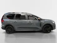 Dacia Jogger 1.6 Hybrid 140 Extreme 7p. ZUINIG | RUIM | Stoelverwarming | Climate control | Carplay |