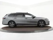 Volkswagen Passat Variant R-Line Edition 1.5 eHybrid 272 PK versn. DSG · Assistance Pakket Plus · Black Style Pakket Plus · Multimedia Pakket Plus · Trekhaak inklapbaar, met elektrische ontgrendeling, incl. Trailer Assist ·