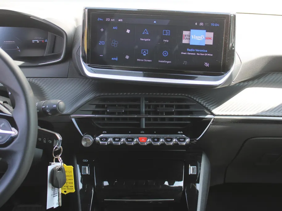 Peugeot 2008 1.2 PureTech 130 Allure | Automaat | Camera | Clima | Cruise | Navi | 17" LM | LED | Apple Carplay/Android Auto |