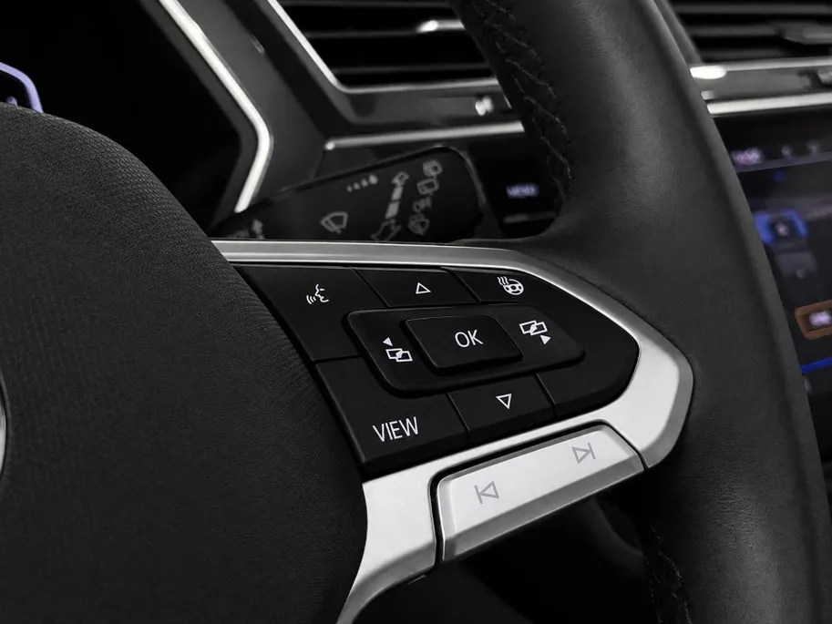 Volkswagen Tiguan 1.4 TSI 245pk DSG eHybrid Elegance · Camera · Panoramadak · Wegklapbare Trekhaak · Apple/Android Car Play · 18'' Inch ·