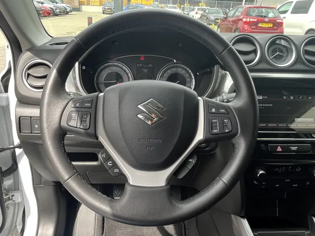 Suzuki Vitara 1.4 Boosterjet Stijl | Trekhaak | All Seasons