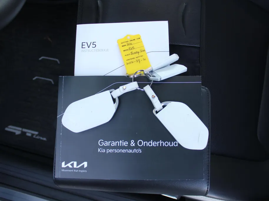 Kia EV5 GT-Line Business Edition 81.4 kWh | Trekhaak | Stuur-/stoelverwarming v+a | Schuifdak | Leer | Elek. stoelverstelling + achterklep | 20' LM | LED |
