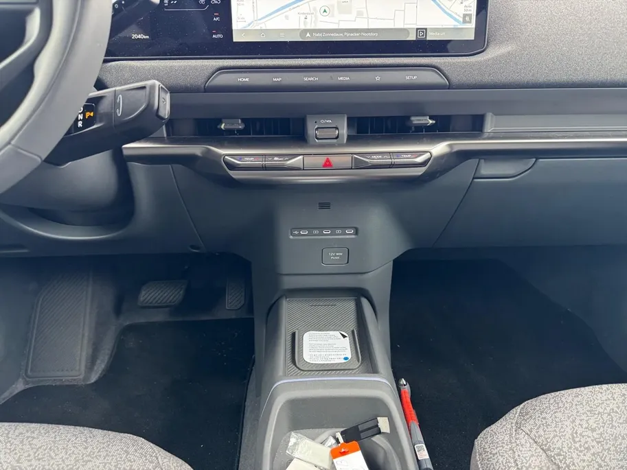 Kia EV2 Plus 42.2 kWh | Navigatie | Climate control | Adaptive cruise control | Stoel + Stuurverwarming | Parkeersensoren voor en achter + parkeercamera achter