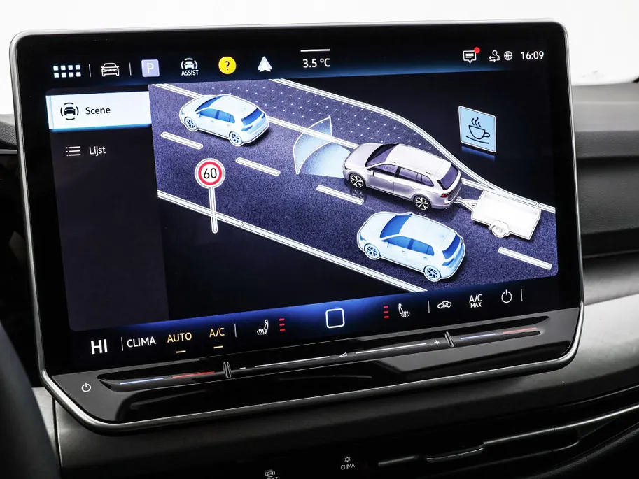 Volkswagen Golf variant Life Edition 1.5 eTSI 116 pk 7 versn. DSG · Achteruitrijcamera · draadloze telefoonlader · Trekhaak inklapbaar, met elektrische ontgrendeling ·