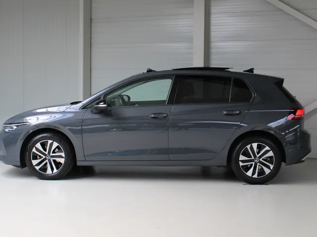 Volkswagen Golf 1.5 eTSI Life Energy Panoramadak | Navigatie | Keyless | Stoel- en Stuurverwarming | Parkeercamera