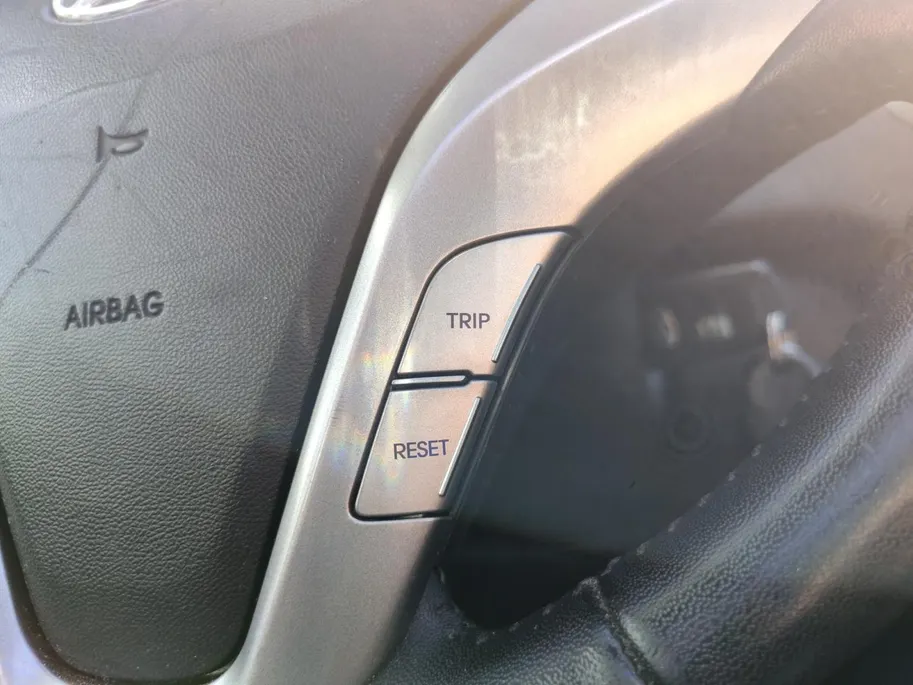 Hyundai ix20 1.4i i-Motion | Panorama | Trekhaak | NU Incl. 12 maanden garantie, APK, Onderhoudsbeurt etc. Premiumpakket gratis! |