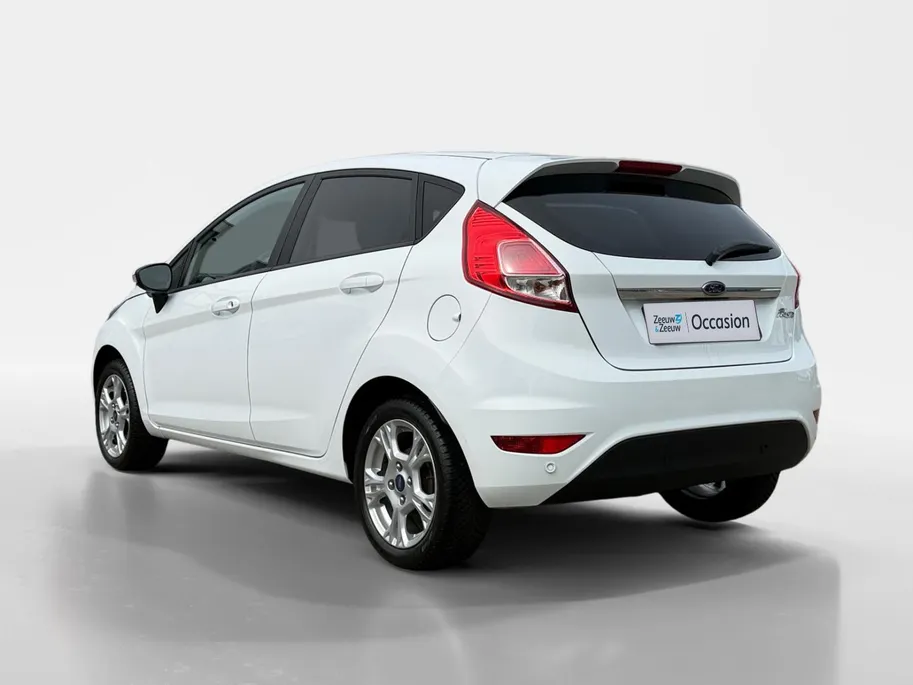 Ford Fiesta 1.0 Style Ultimate | Dealer onderhouden | NL auto | Navigatie | Parkeersensoren voor en achter | Achteruitrijcamera | 15' lichtmetalen velgen | Airco | Cruise control | Bluetooth | Privacy glas | Bovag garantie |