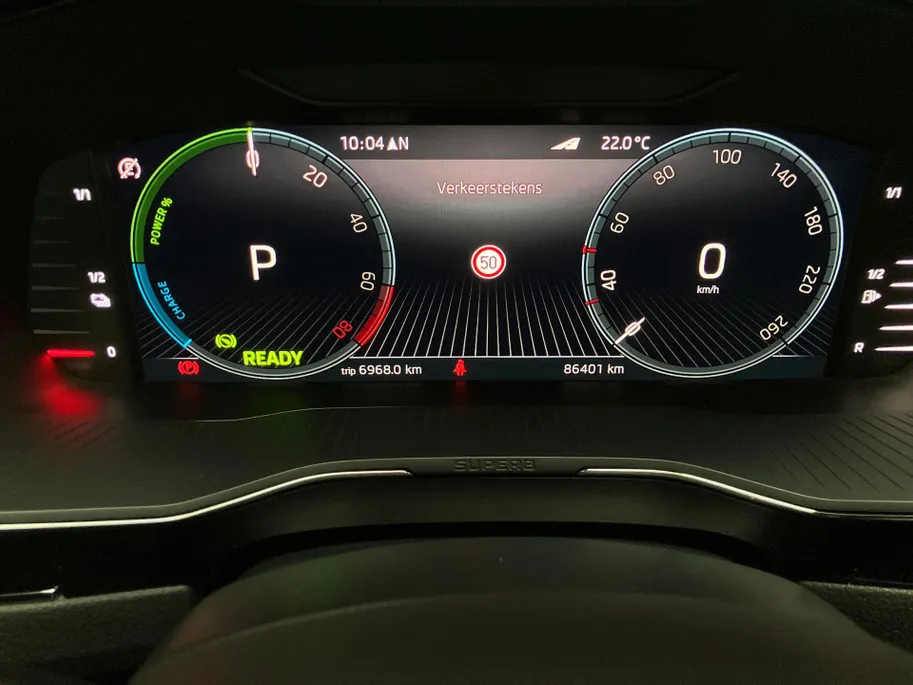 Škoda Superb 1.4TSIiV 160kW/218PK Laurin & Klement · Panoramadak · Leder · Navigatie · 360gr Camera · Apple/Android Car Play · Canton Audio ·