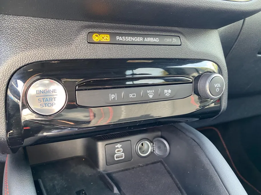 Ford Kuga 2.5 PHEV ST-Line 243PK | NL Auto | Driver Assistance Pack | Winter Pack | Adaptieve Cruise Control | BLIS | Keyless Entry | 360 graden Camera