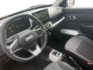 Dacia Spring Extreme 65 26.8 kWh AUTOMAAT AIRCO CAMERA CRUISE CONTROLE APPLE CARPLAY ANDROID AUTO ZEER MOOIE AUTO DEMONSTRATIEAUTO VRAAG NAAR DE KMSTAND
