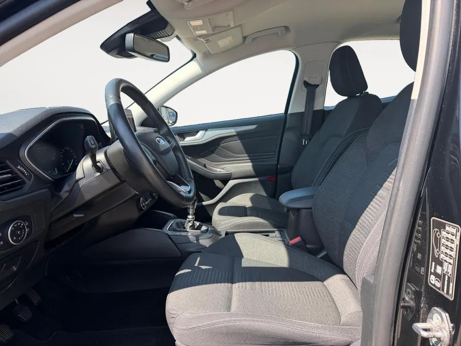 Ford Focus 1.0 EcoBoost Active Business | Parkeersensoren voor en achter | Navigatie | 17' lichtmetalen velgen | Apple carplay & Android auto | Keyless entry | Bovag garantie |