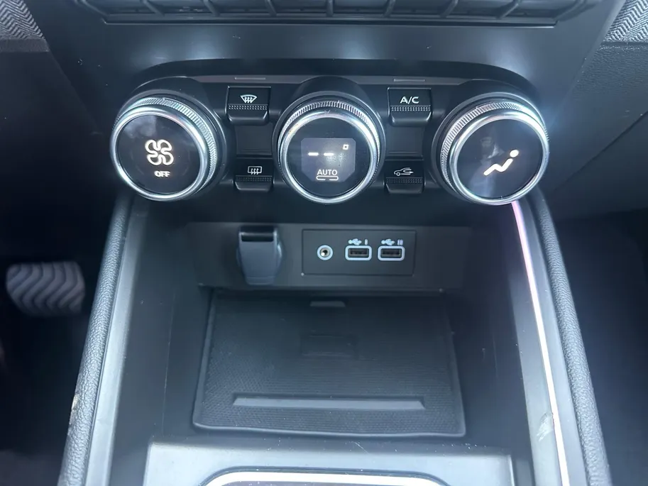 Renault Clio 1.6 E-Tech Full Hybrid 145 techno | Pack Look | Navi | Camera | Apple Carplay & Android Auto | Bluetooth | Parkeersensoren | Climate- & Cruisecontrol | 12 Maanden BOVAG Garantie |