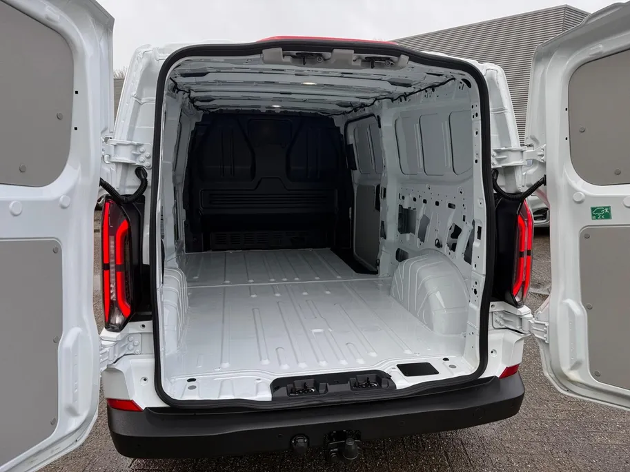 Ford Transit Custom 340 L2H1 Trend 65 kWh | Direct uit voorraad leverbaar | Winter Pack | Driver Assistance Pack | Achteruitrijcamera | Apple Carplay & Android Auto |